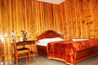 Deluxe double bed