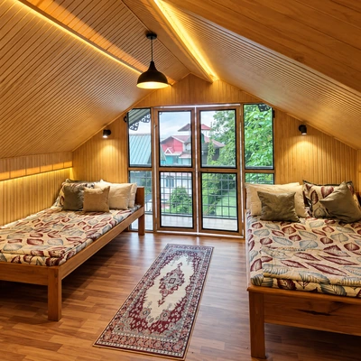 Deluxe Six Bed