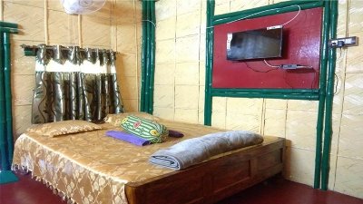 Tree House (Double Bed)